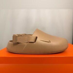 Nike Calm
Men's Mules
Hemp/Hemp
Size 9
Style
FD5130-200